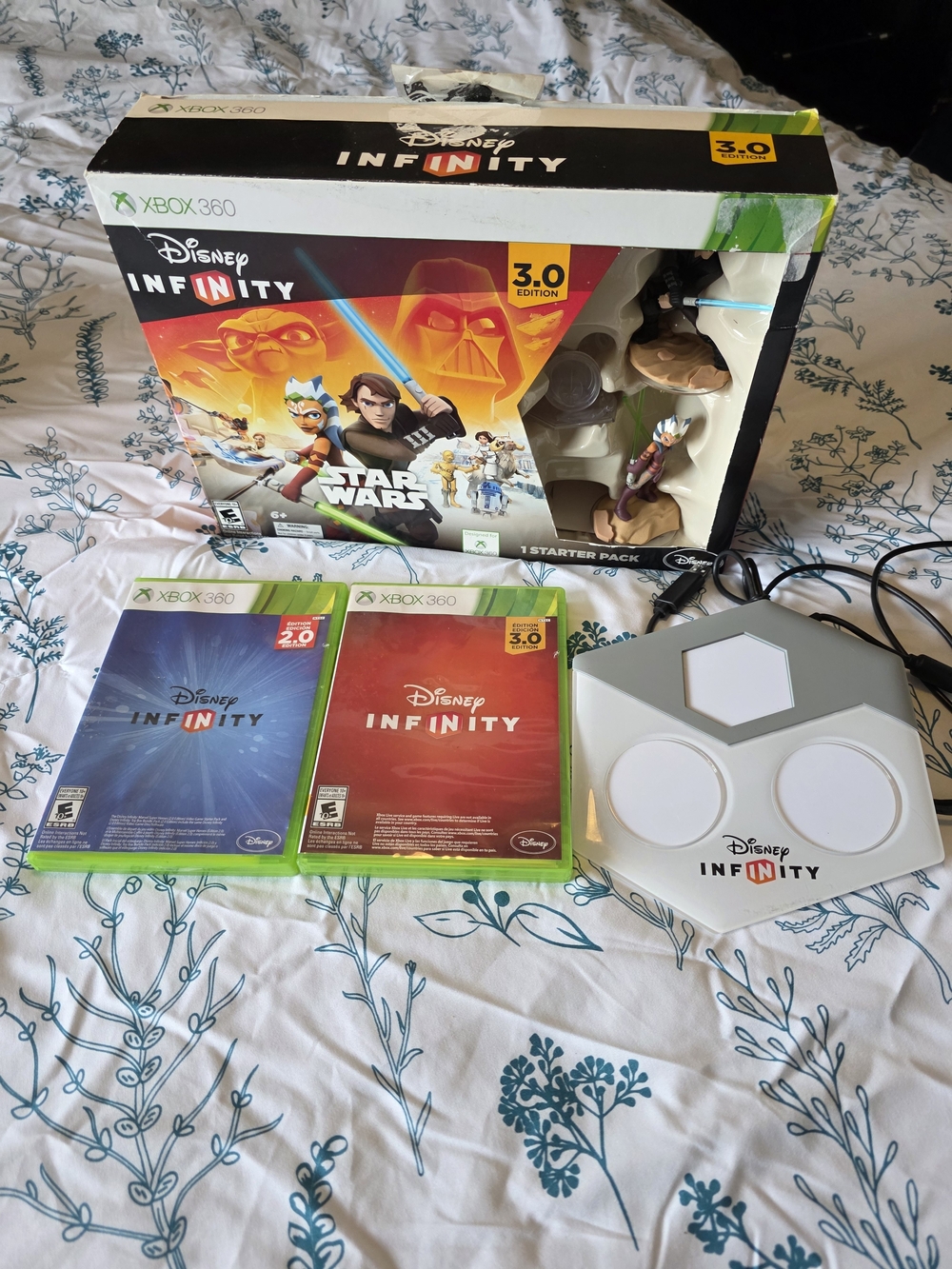 Disney Infinity 3.0 Star Wars Starter Pack with White/Grey Power Base